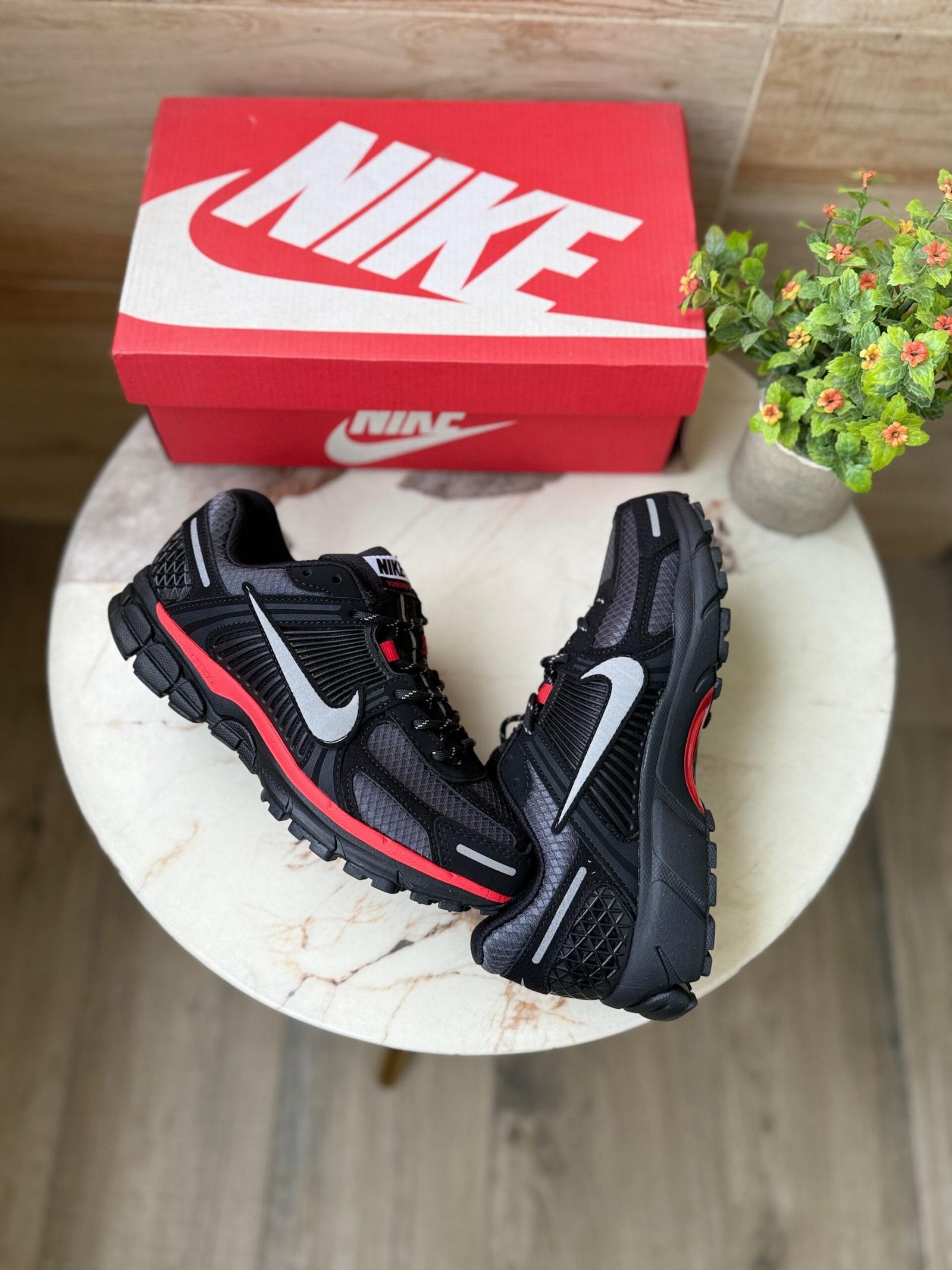Zoom Vomero Bred Spider-man Sneakers