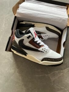 Imported Retro 3 Travis Scott Sneakers 2 Colours (3)