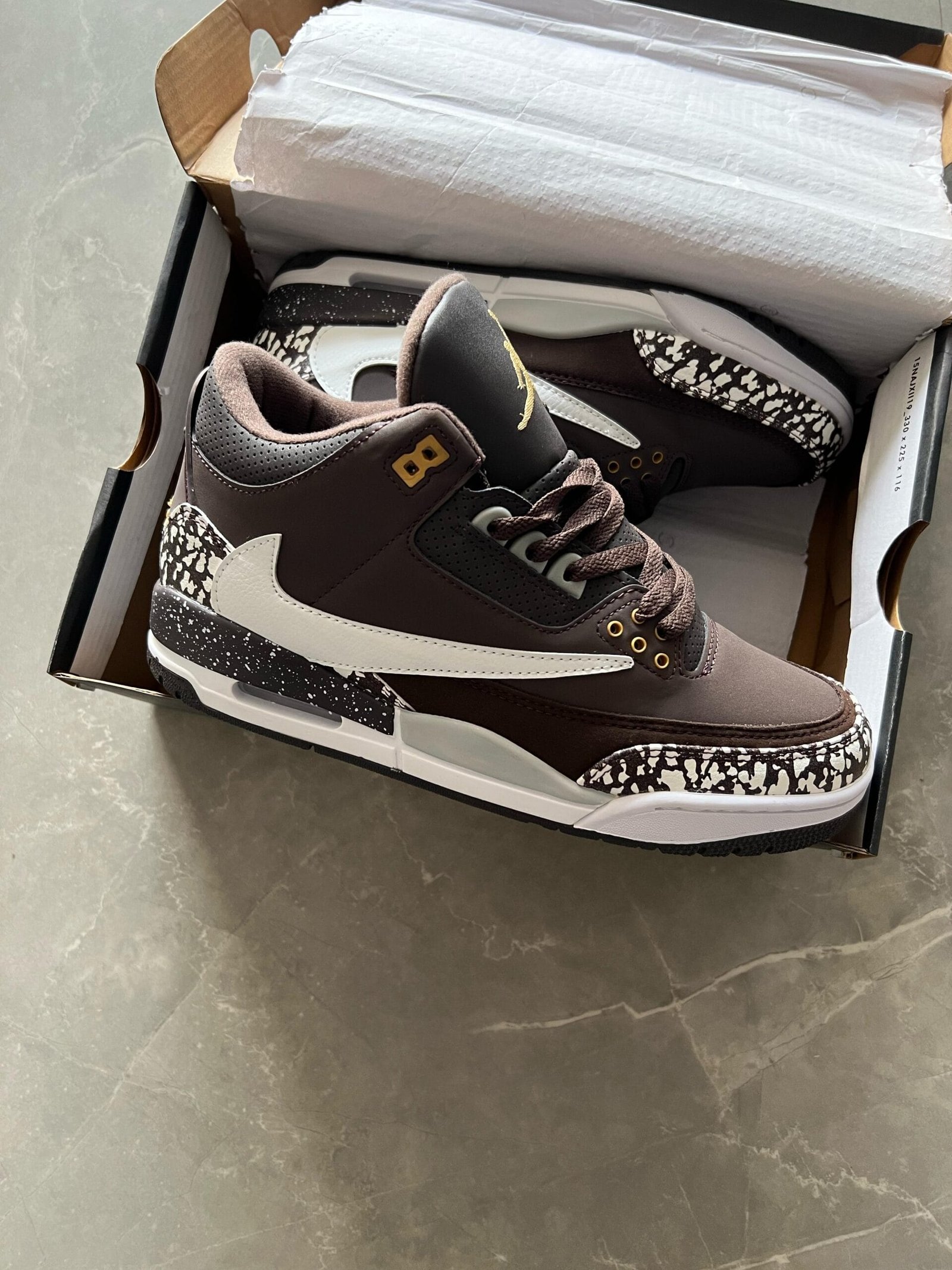 Imported Retro 3 Travis Scott Sneakers 2 Colours (4)