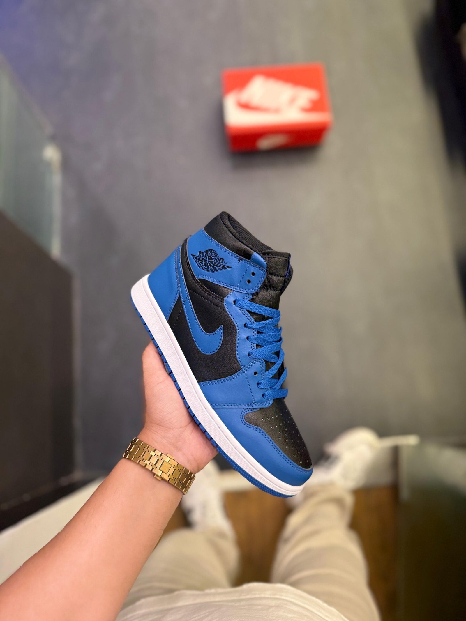 Retro One Mid Marina Blue Sneakers In Stock (1)