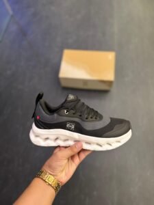 Running Cloudtilt Black White Sneakers 3 Colours (1)