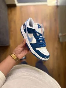 Signature SB Dunk The Borne X Raised Edition Sneakers, 7ashoes