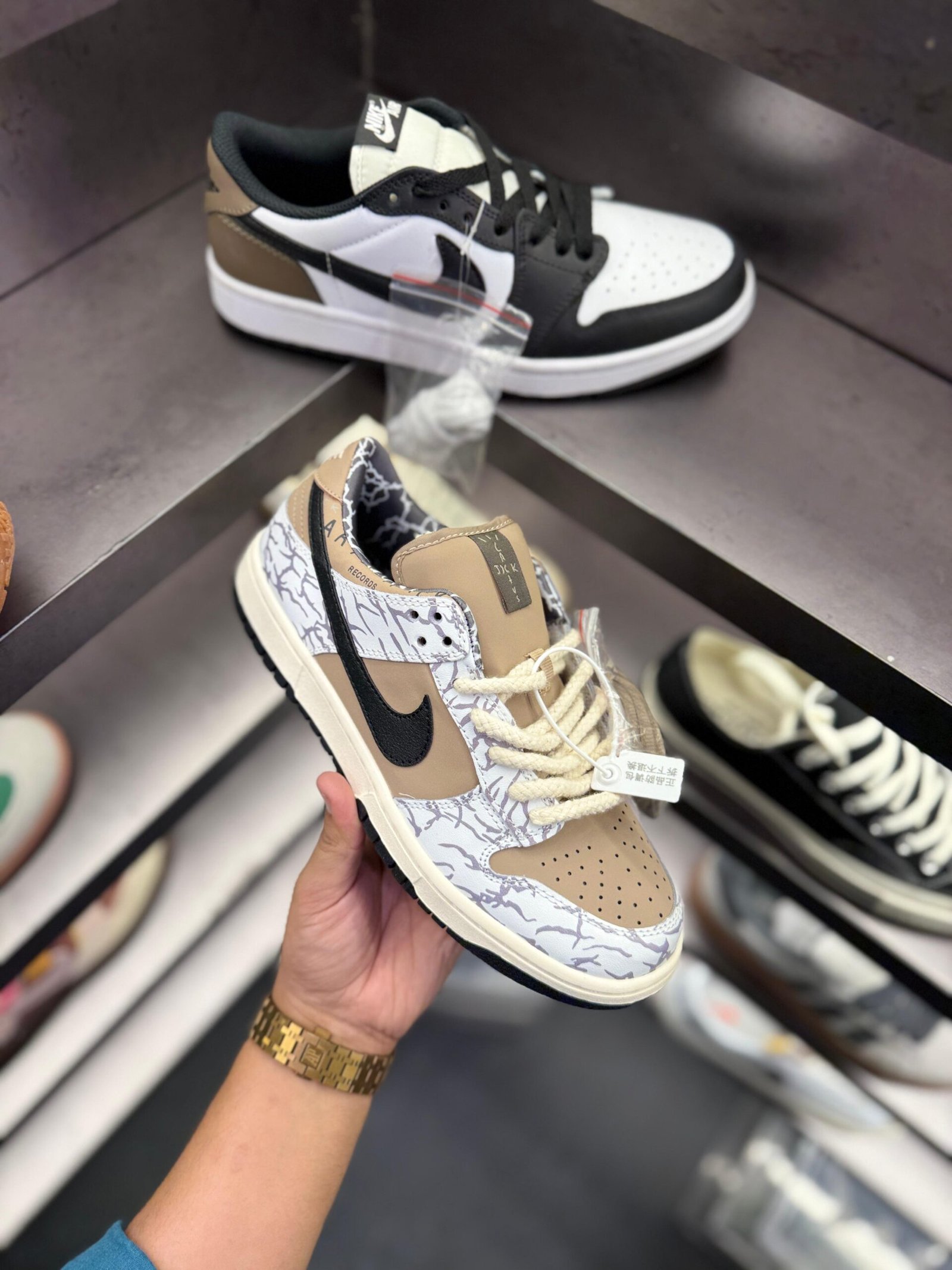 Dunk Travis Scott 2023 Sneakers On Sale (2)