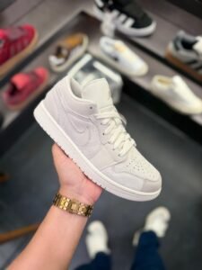 Low Se Craft Pale Ivory Sneakers On Sale (1)