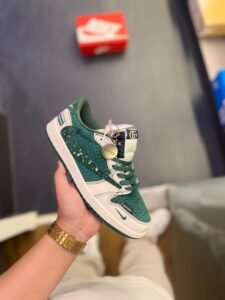 Retro 1 Reverse Green Sneakers On Sale (1)