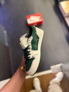 Retro 1 Reverse Green Sneakers On Sale (2)