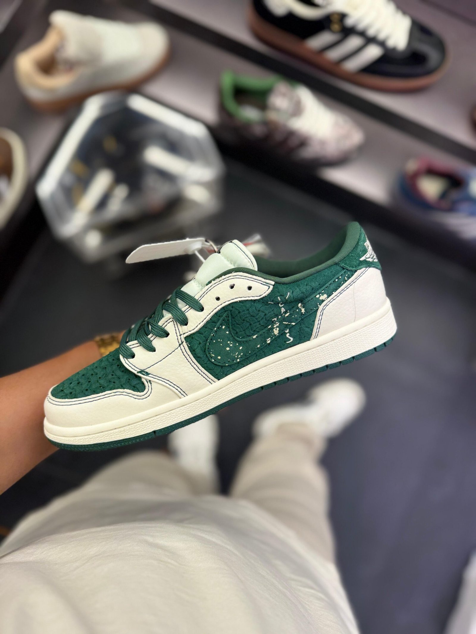 Retro 1 Reverse Green Sneakers On Sale (3)
