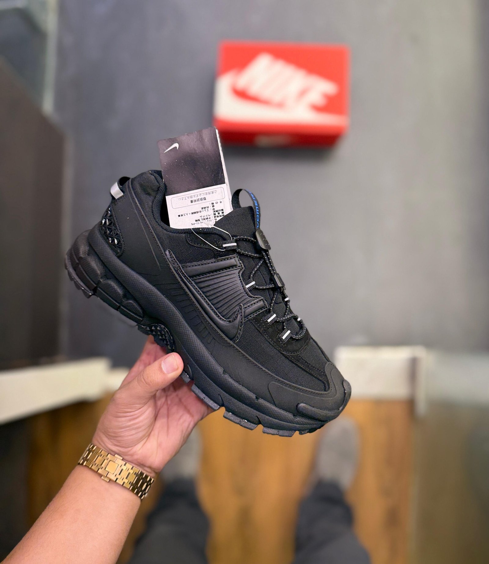 Vomero Roam Triple Black Fitness Shoes (3)
