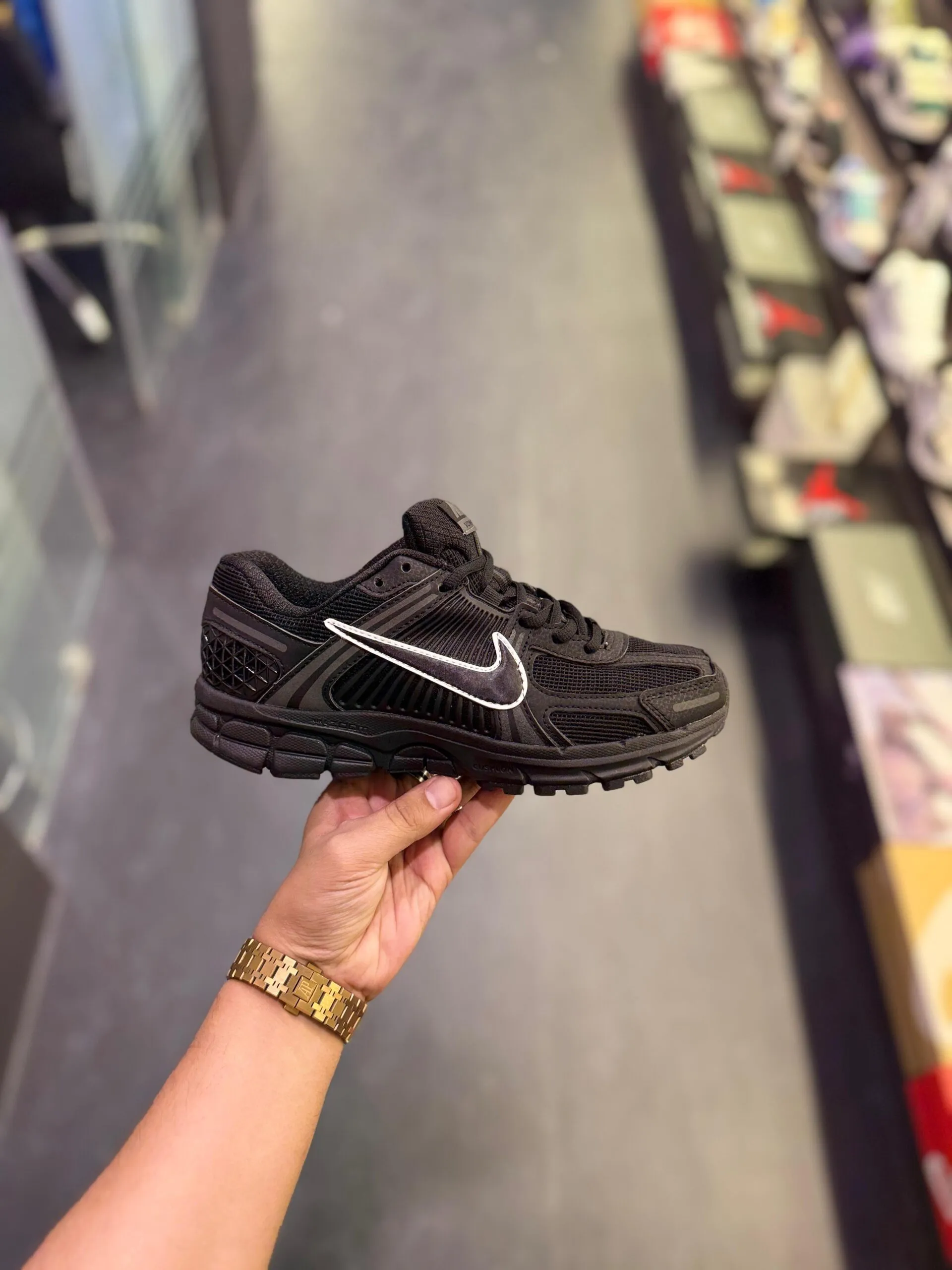 Vomero Summit Black Anthracite Sneakers (1) Vomero Summit Black Anthracite Sneakers (1)