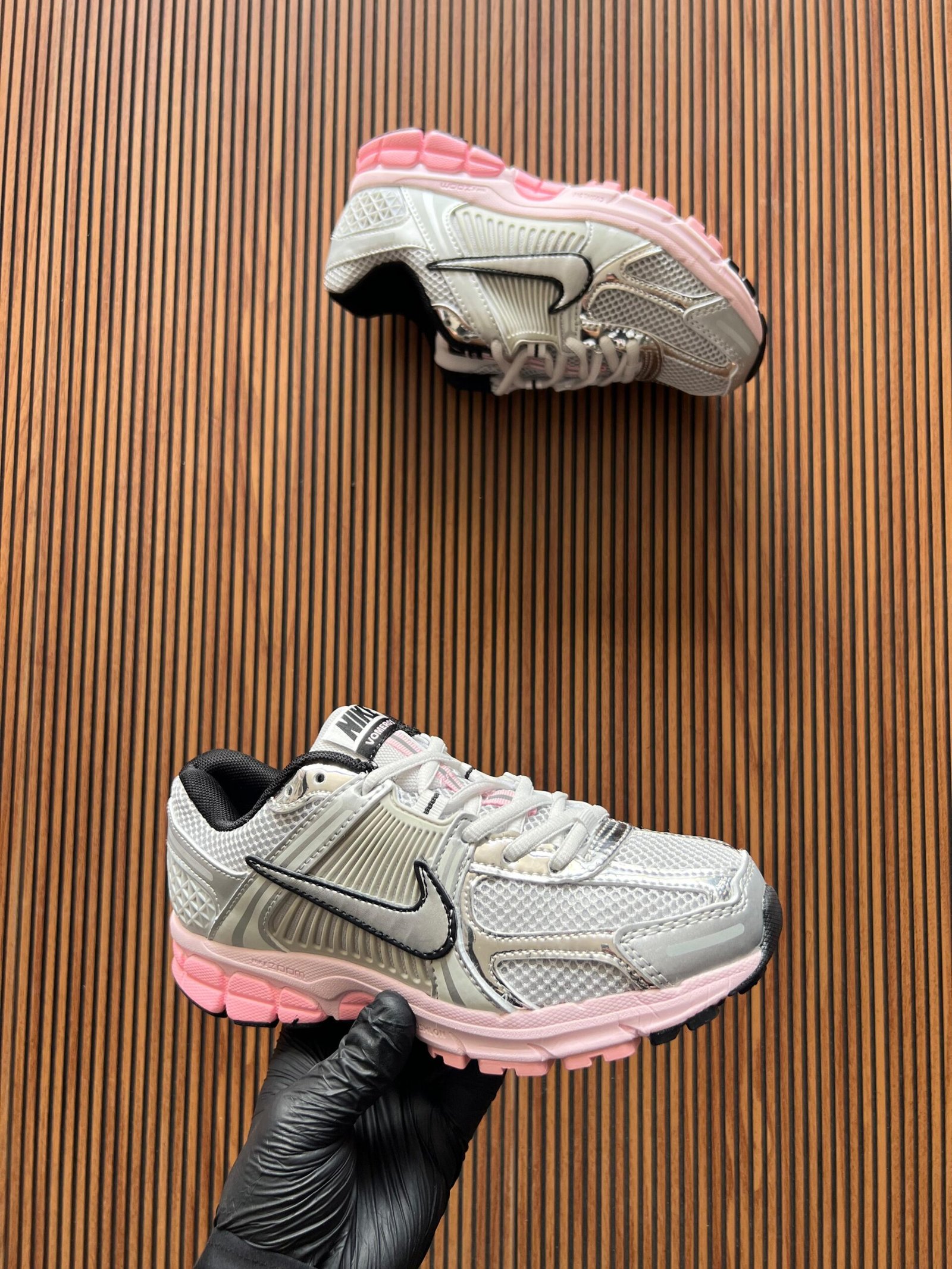 Zoom Vomero 5 Sneakers For Girls (1)