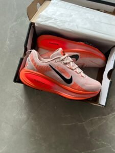 Zoom Vomero18 Sneakers For Boys 8 New Colours (12)