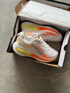 Zoom Vomero18 Sneakers For Boys 8 New Colours (15)