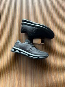 Cloud Running Imported UA Sneakers 3 Colours (5)