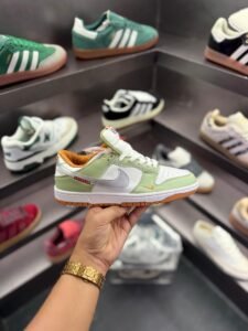 Dunk Year Of The Snake Sneakers Lightweight (2)