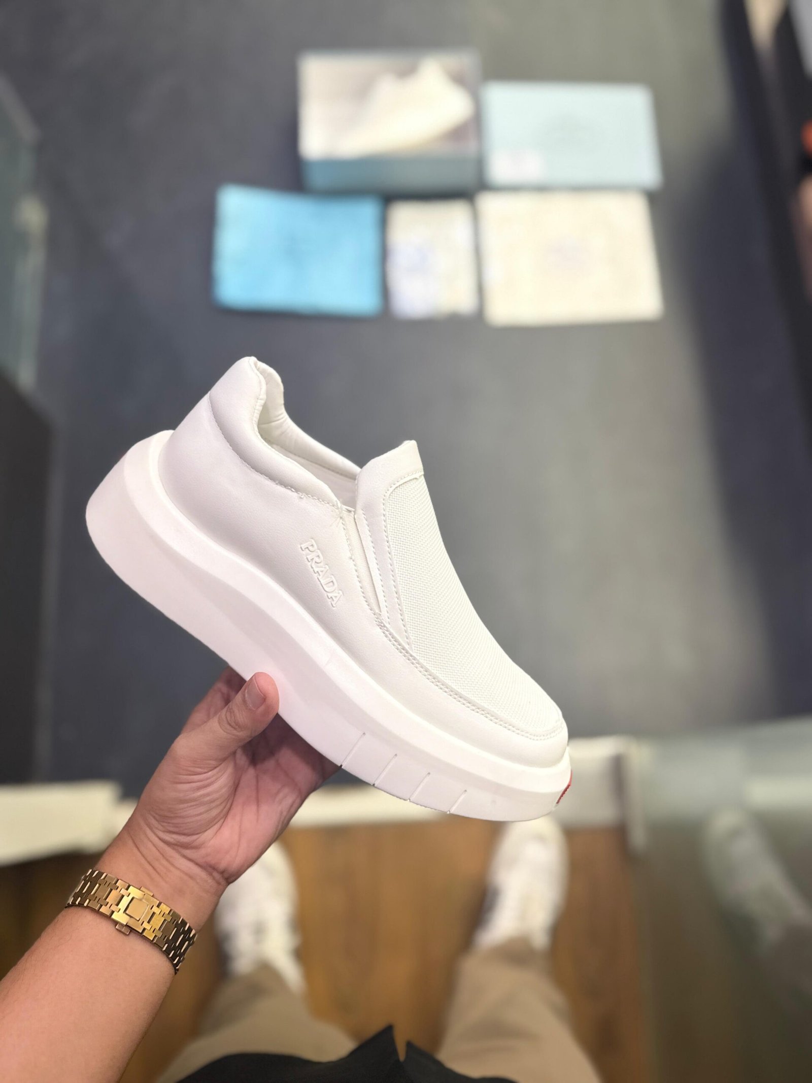 Premium 7a Quality Luxury Sneakers For Men (2)