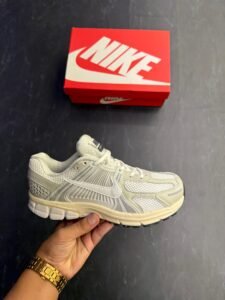 Zoom Vomero Platinum Running Sneakers for Boys (2)
