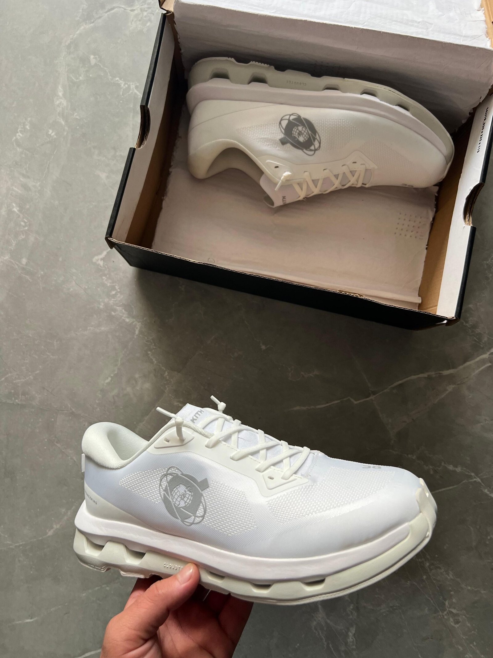 Lightweight Kith-Inspired Sneakers – Men’s Trendy Shoes, 4 Colors (4) Lightweight Kith-Inspired Sneakers – Men’s Trendy Shoes, 4 Colors (4)