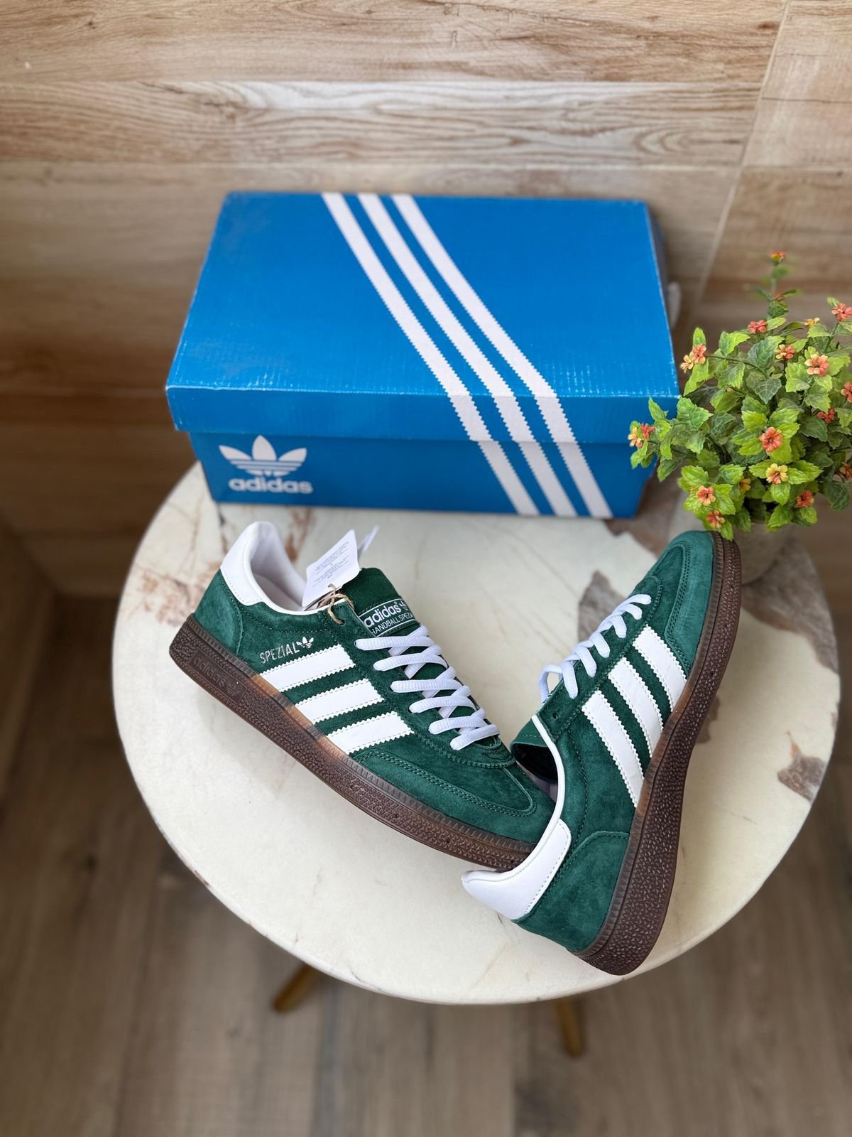 Originals Handball Spezial Preloved Green Unisex Sneakers (1) Originals Handball Spezial Preloved Green Unisex Sneakers (1)