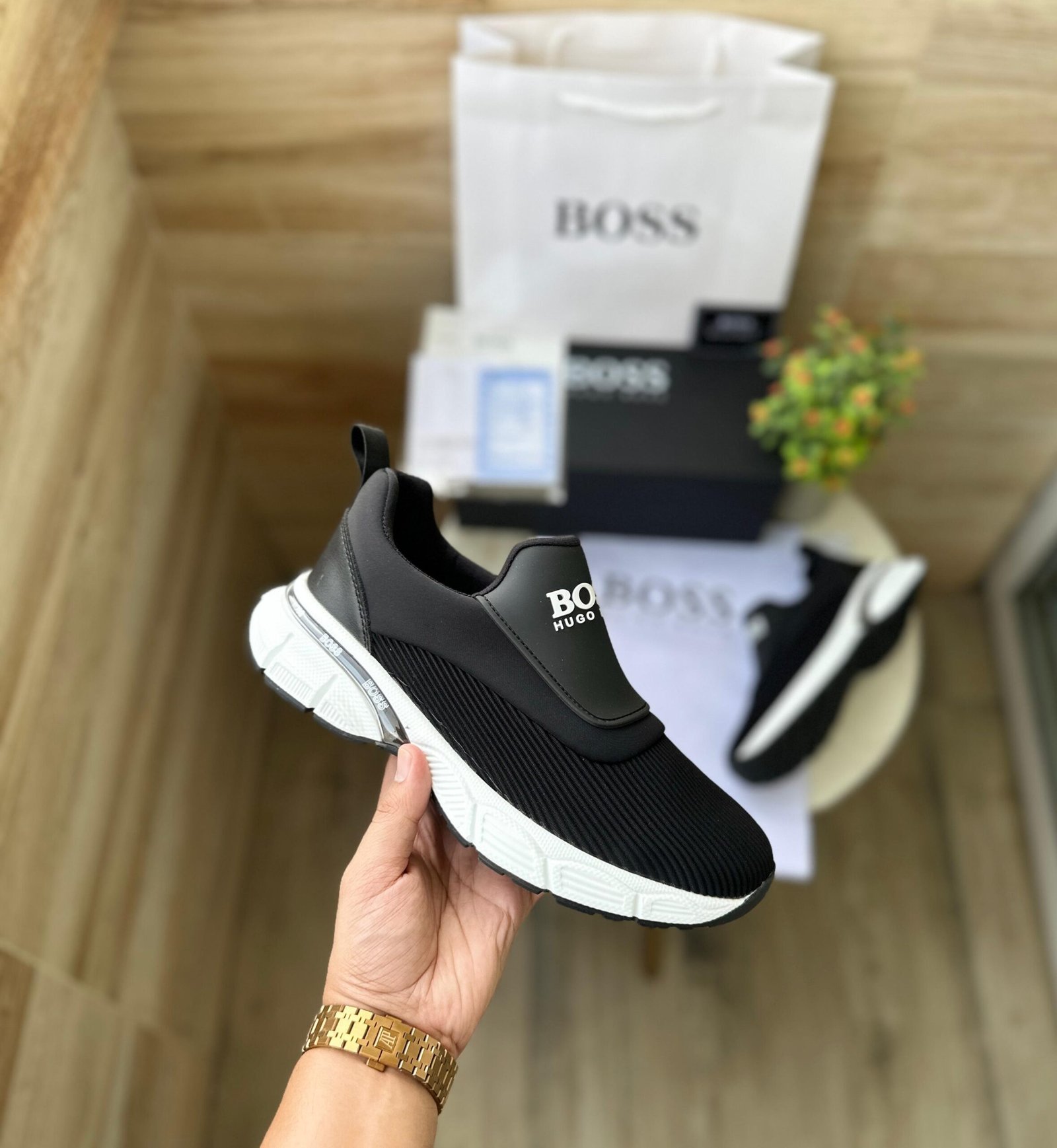Premium Black & White Boys’ Sneakers – Big Brand Style (2)