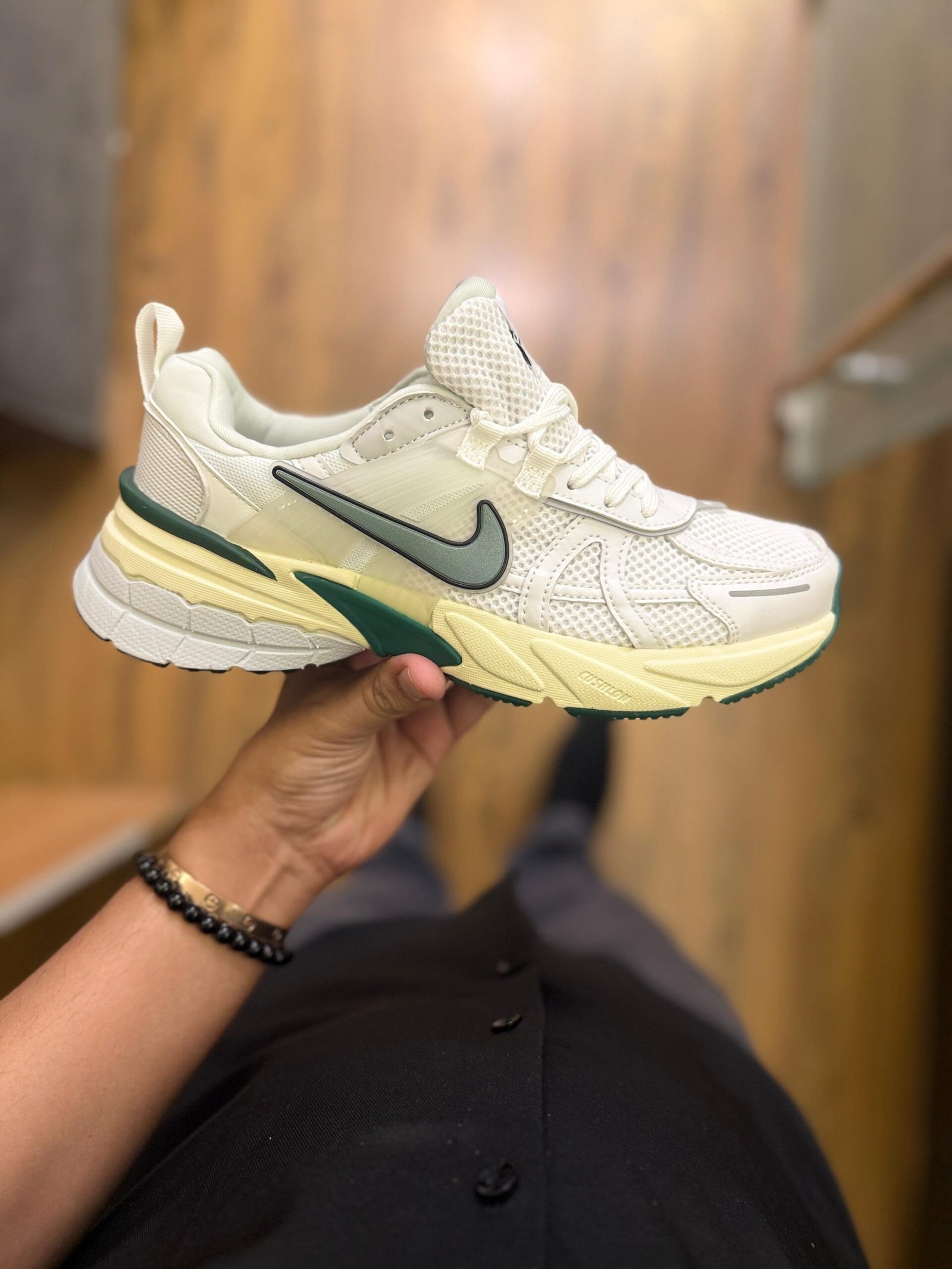 V2K White OG Running Shoes for Boys – Premium Comfort (3) V2K White OG Running Shoes for Boys – Premium Comfort (3)