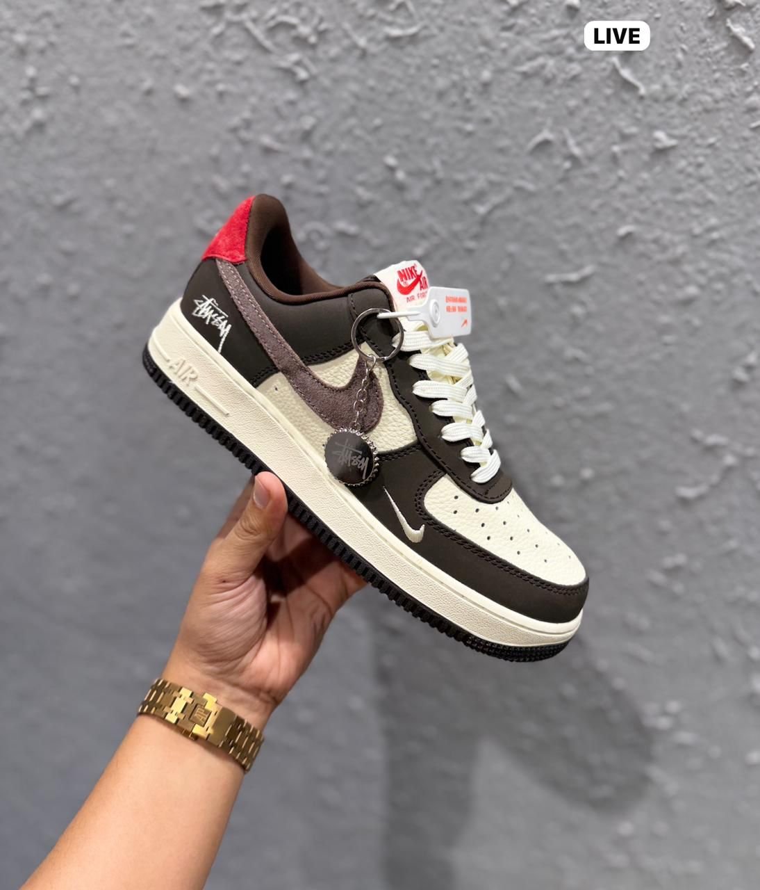 Air Force Low Collaborative Cacao Wow Red Sneakers 2025 (2) Air Force Low Collaborative Cacao Wow Red Sneakers 2025 (2)