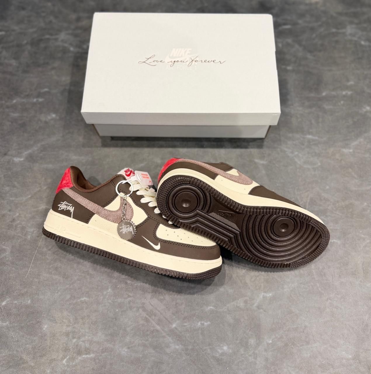 Air Force Low Collaborative Cacao Wow Red Sneakers 2025 (3) Air Force Low Collaborative Cacao Wow Red Sneakers 2025 (3)