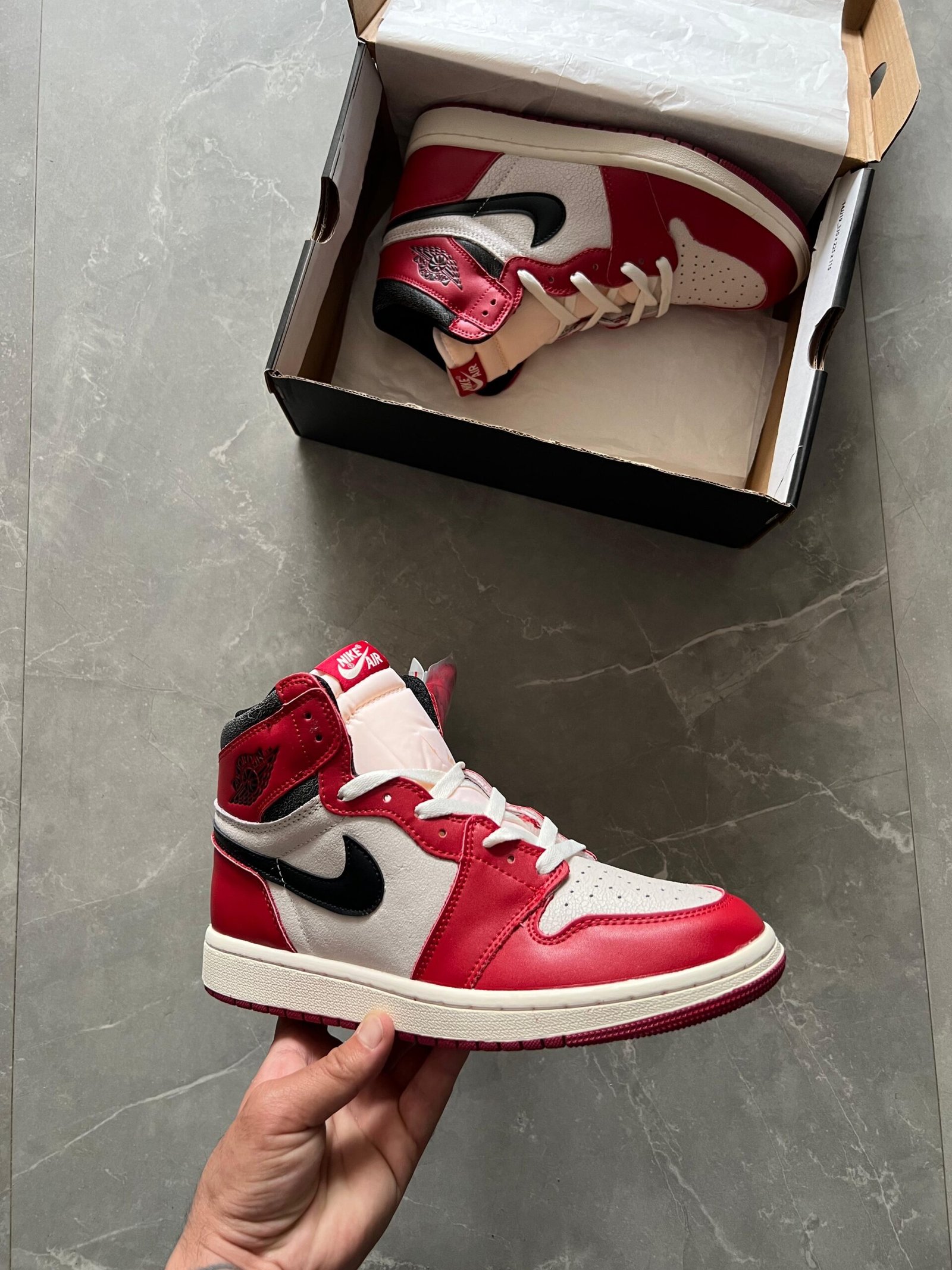 Chicago Mid-Ankle Basketball Sneakers – Classic Retro Court Style