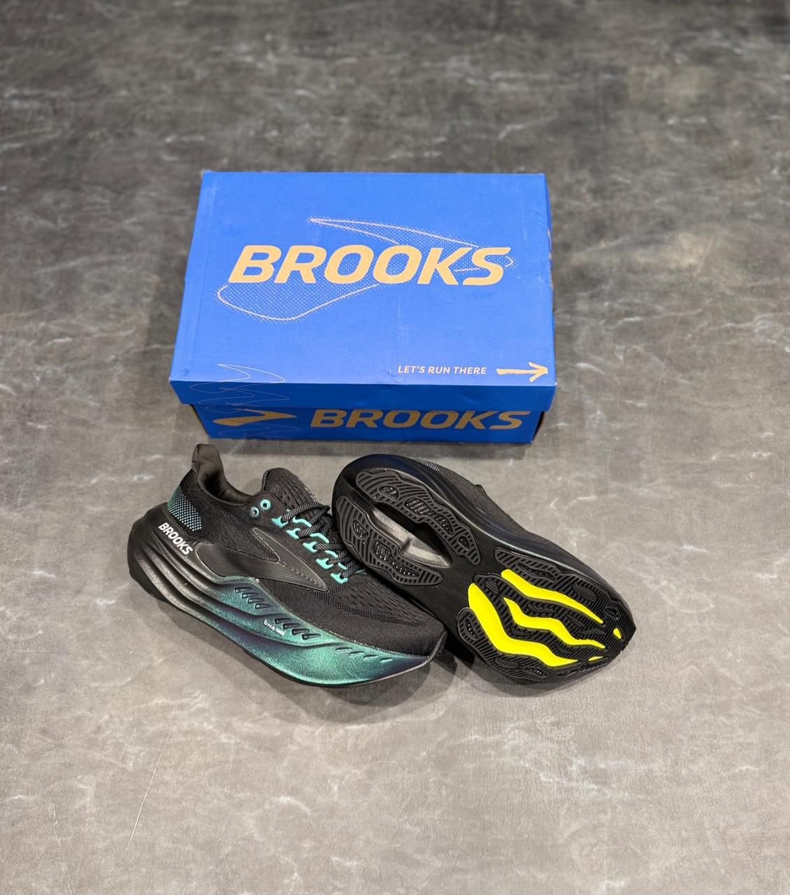 Glycerin Premium Running Black Sneakers (2) Glycerin Premium Running Black Sneakers (2)