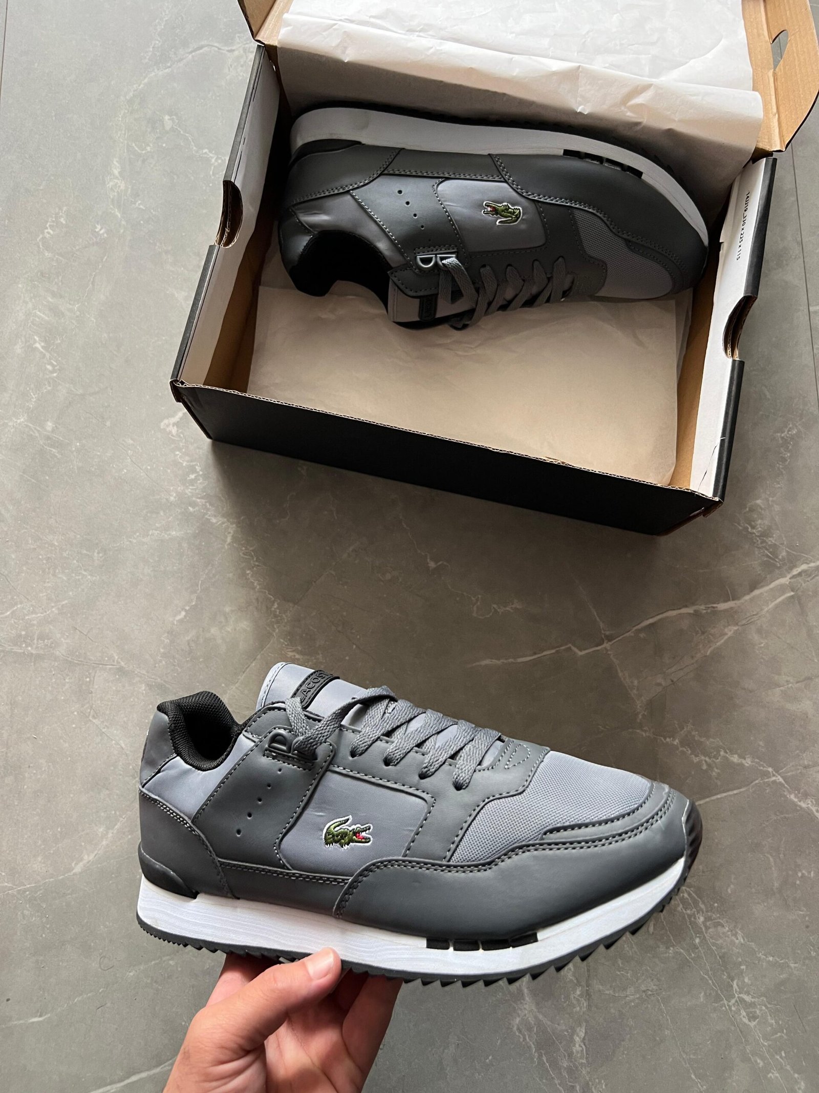 Hombre Grey Boys Classic Casual Sneakers (1)