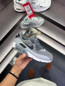 Lahar Escape Grey Airmax 90 Sneakers – Classic Runner Style Shoes