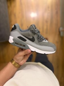 Lahar Escape Grey Airmax 90 Sneakers – Classic Runner Style Shoes