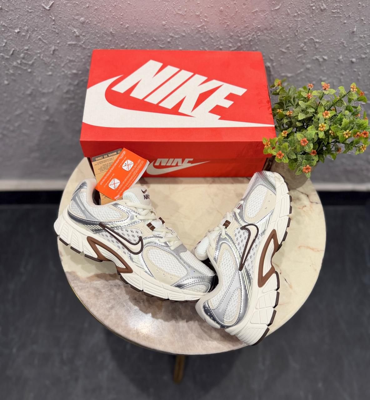 Performance V5 RNR Metallic Beige Sneakers (4)