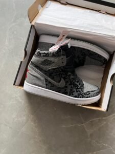 Rebellionaire High-Top Retro 1 Sneakers – Boys' Bold Basketball Style