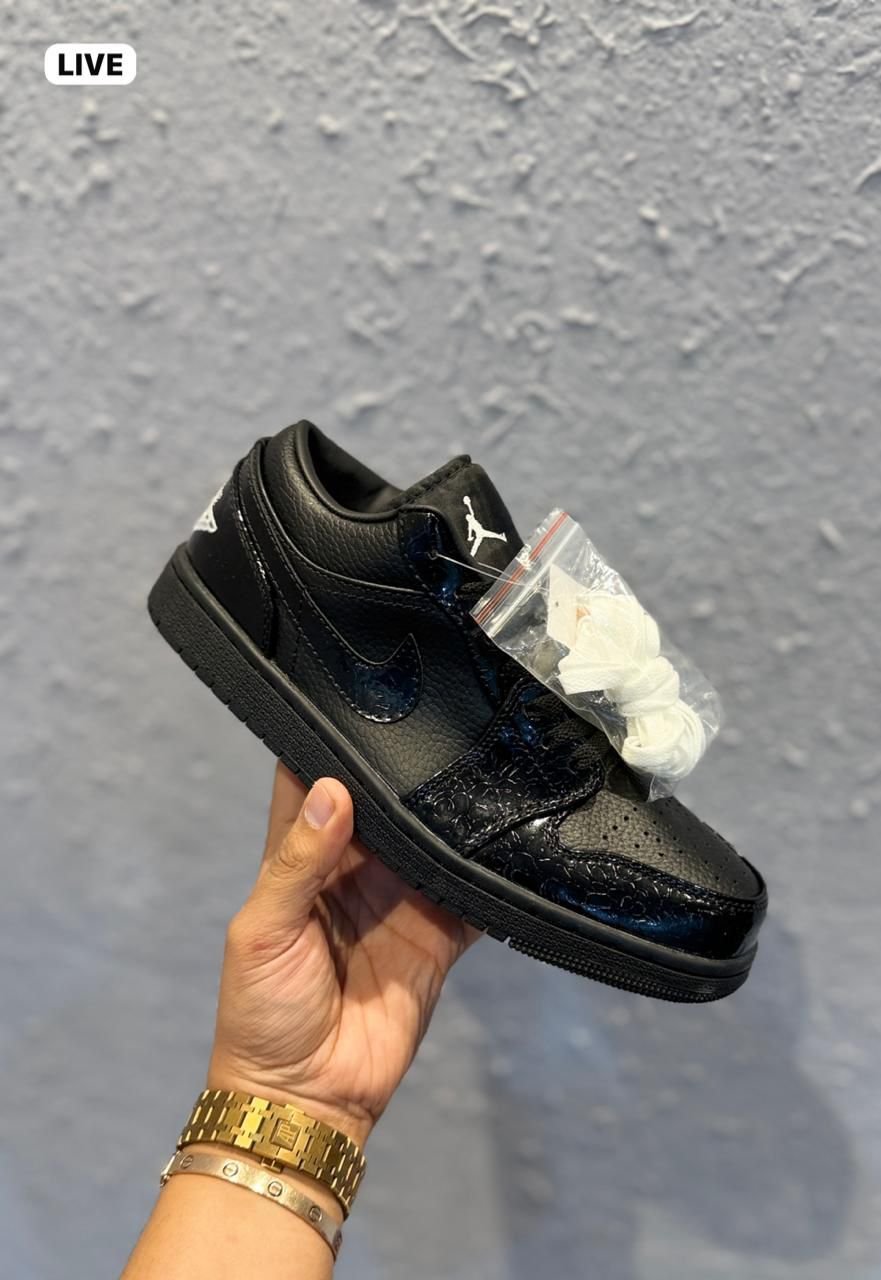 Retro 1 Low Black Croc Texture Sneakers (2) Retro 1 Low Black Croc Texture Sneakers (2)