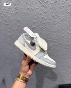 Retro 1 Low Collaborative OG Grey Sneakers (2)