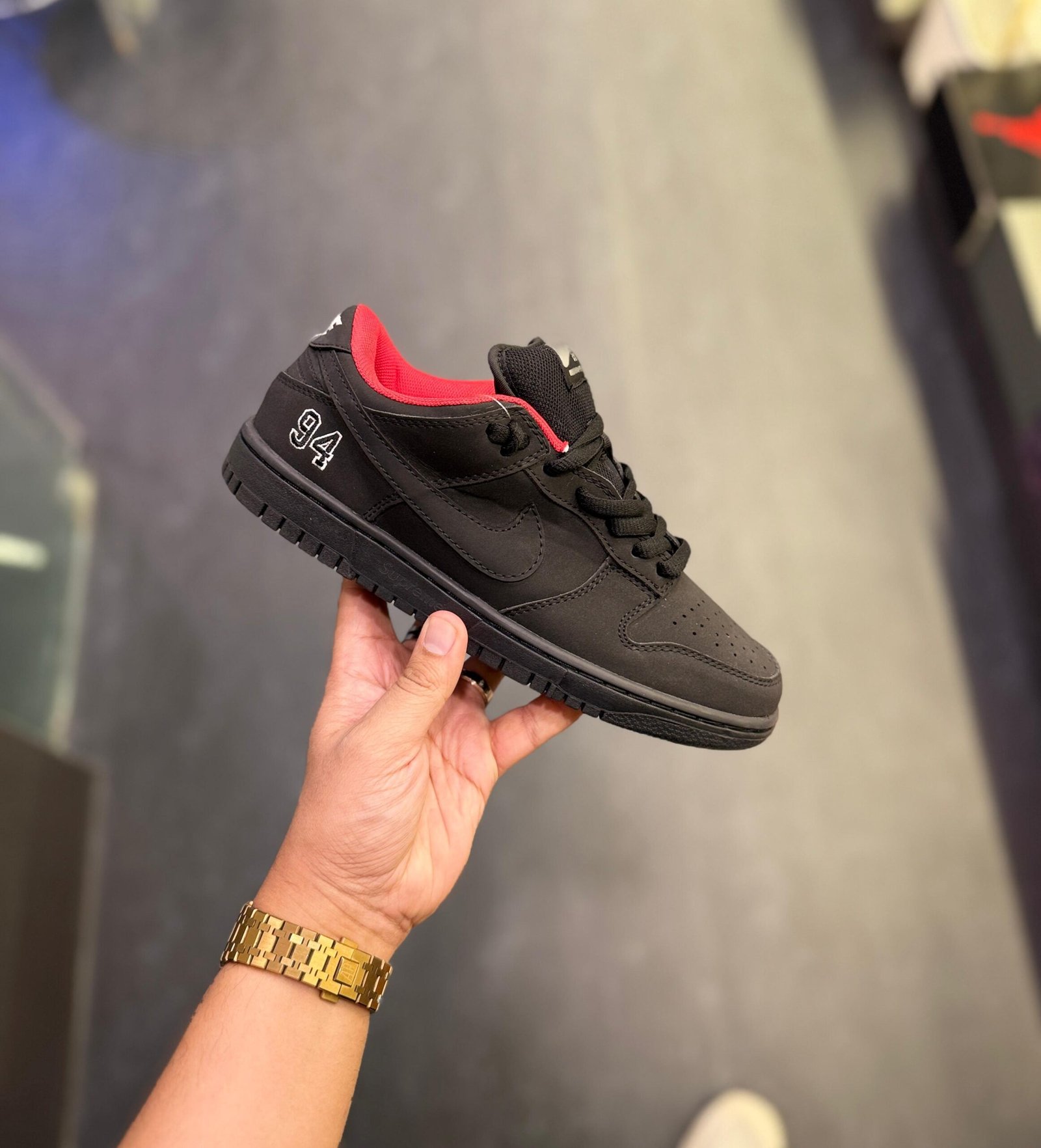 Skate Dunk Low Collaborative Bred Black Red Sneakers 2025 (1) Skate Dunk Low Collaborative Bred Black Red Sneakers 2025