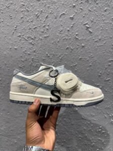 Skate Dunk Stussy White Carbon Sneakers (2)