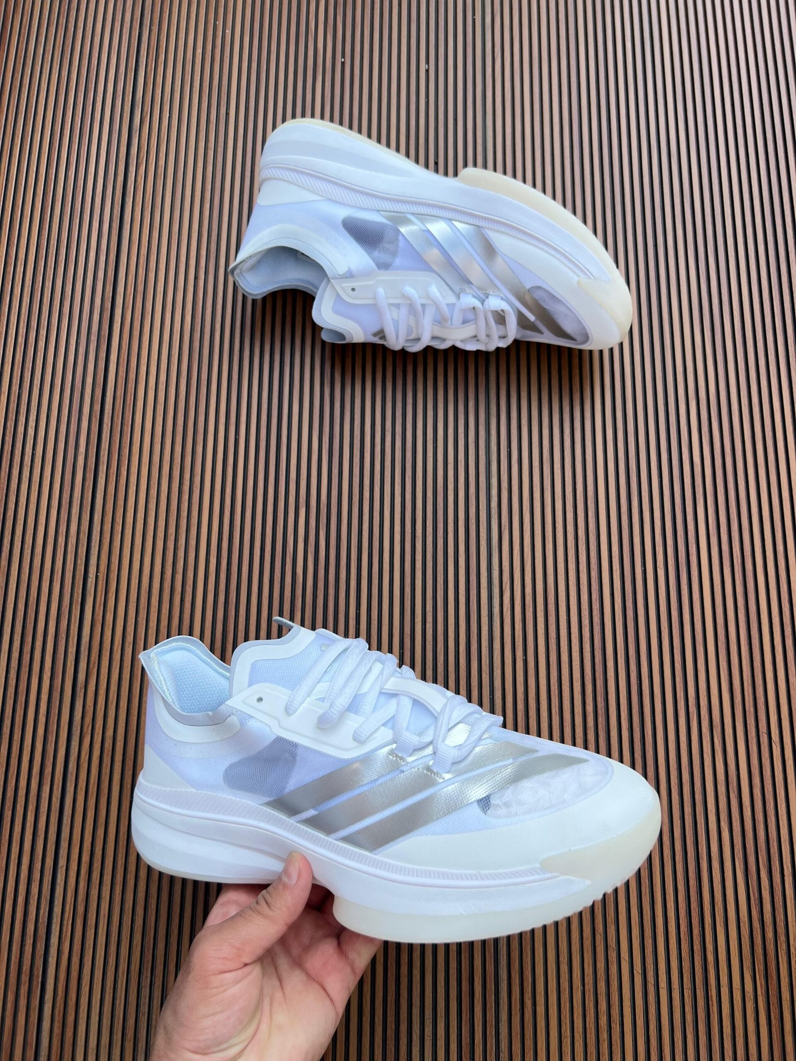 Adizero Select Lightweight Basketball Sneakers 2 Colors (4) Adizero Select Lightweight Basketball Sneakers 2 Colors (4)