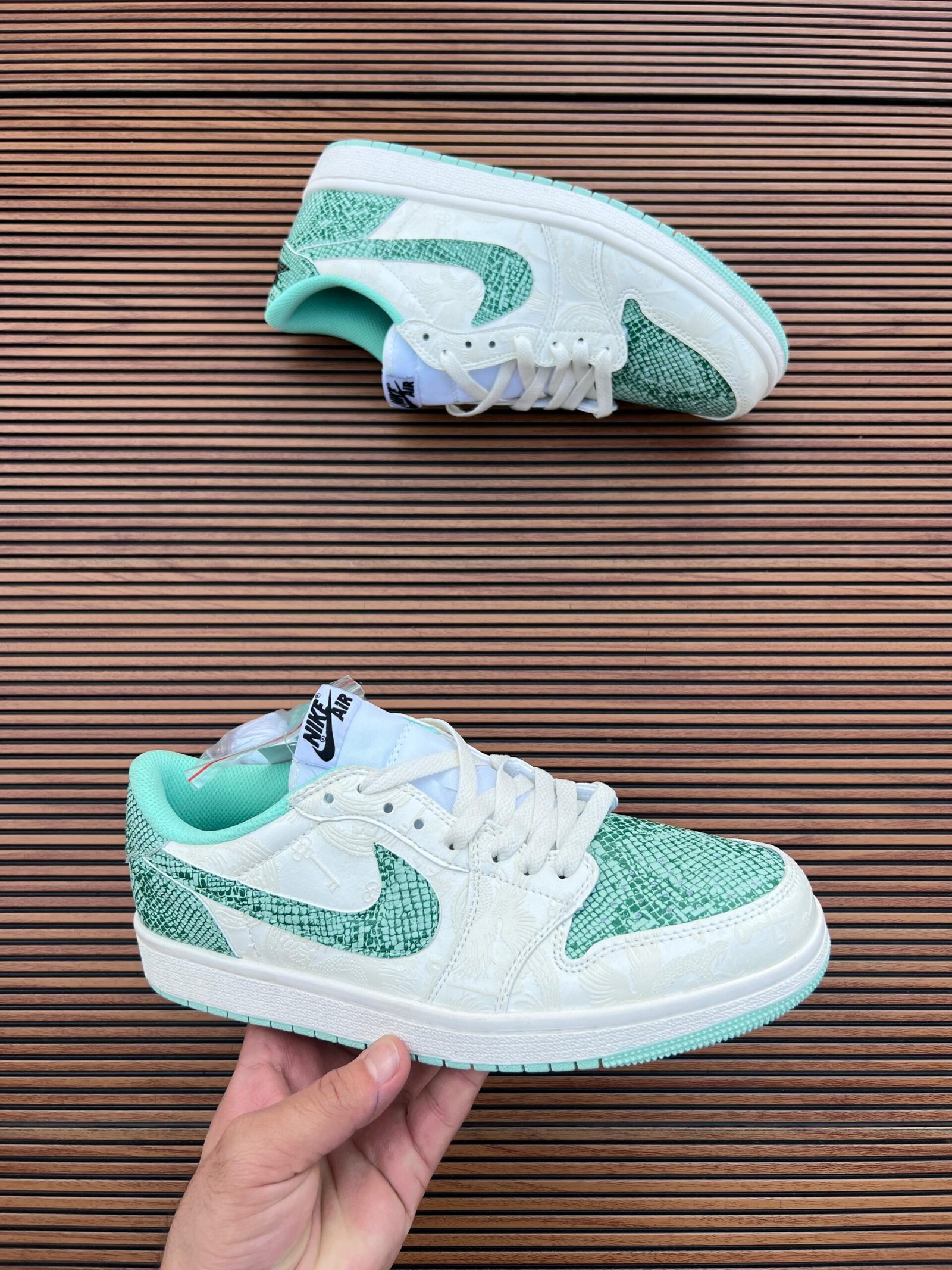 Air Cut Low SE Premium Quality Athletic Basketball Sneakers (1)