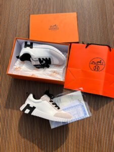 Luxury H Pattern Premium Sneakers 2 Colors (3)