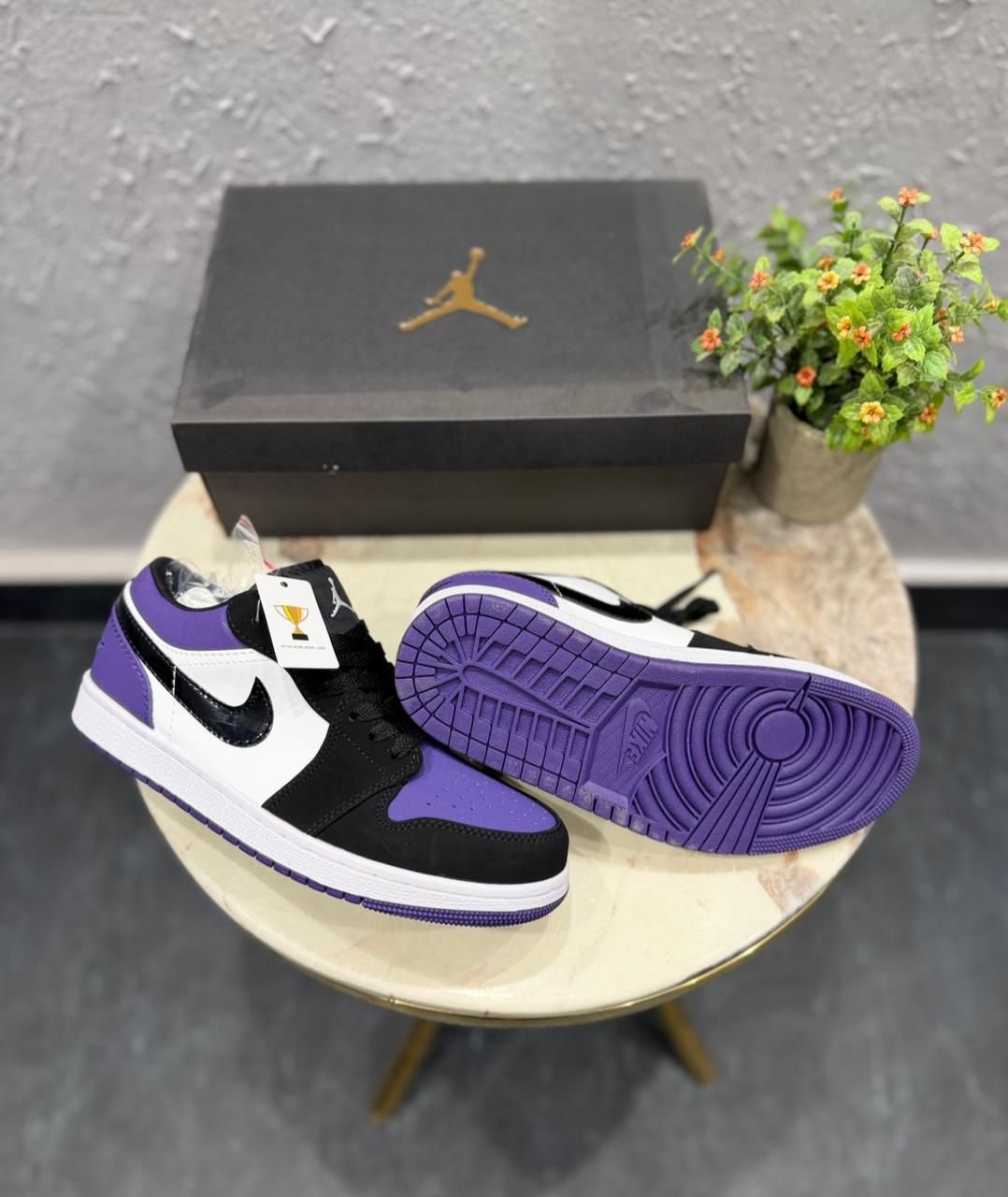 Retro 1 Low Court Purple Basketball Sneakers (4)