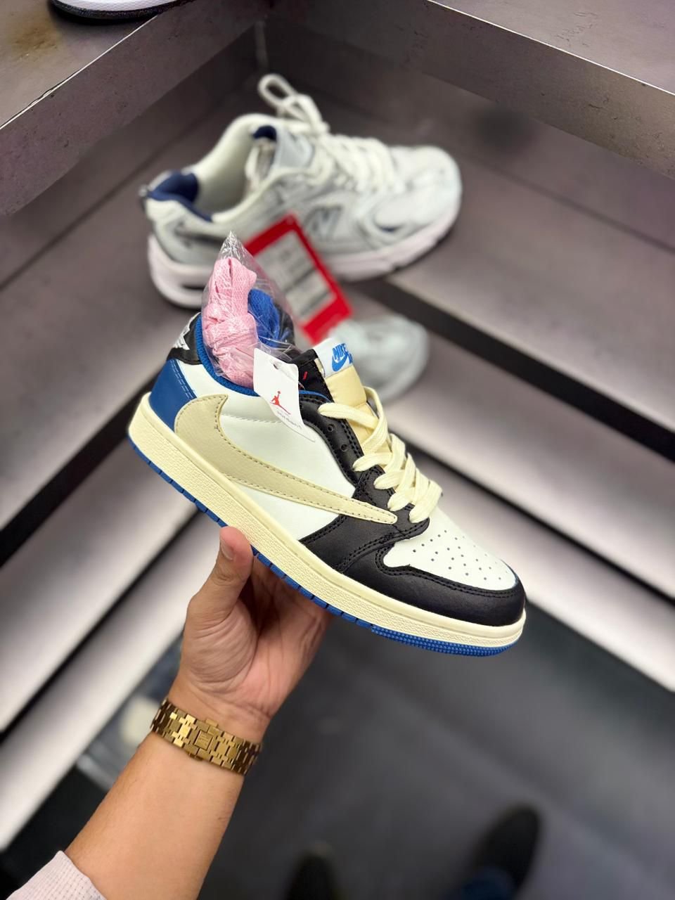 Retro 1 Travis Scott Fragment Collaborative Basketball Sneakers (2)
