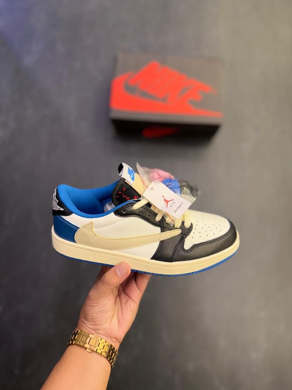 Retro 1 Travis Scott Fragment Collaborative Basketball Sneakers (4)