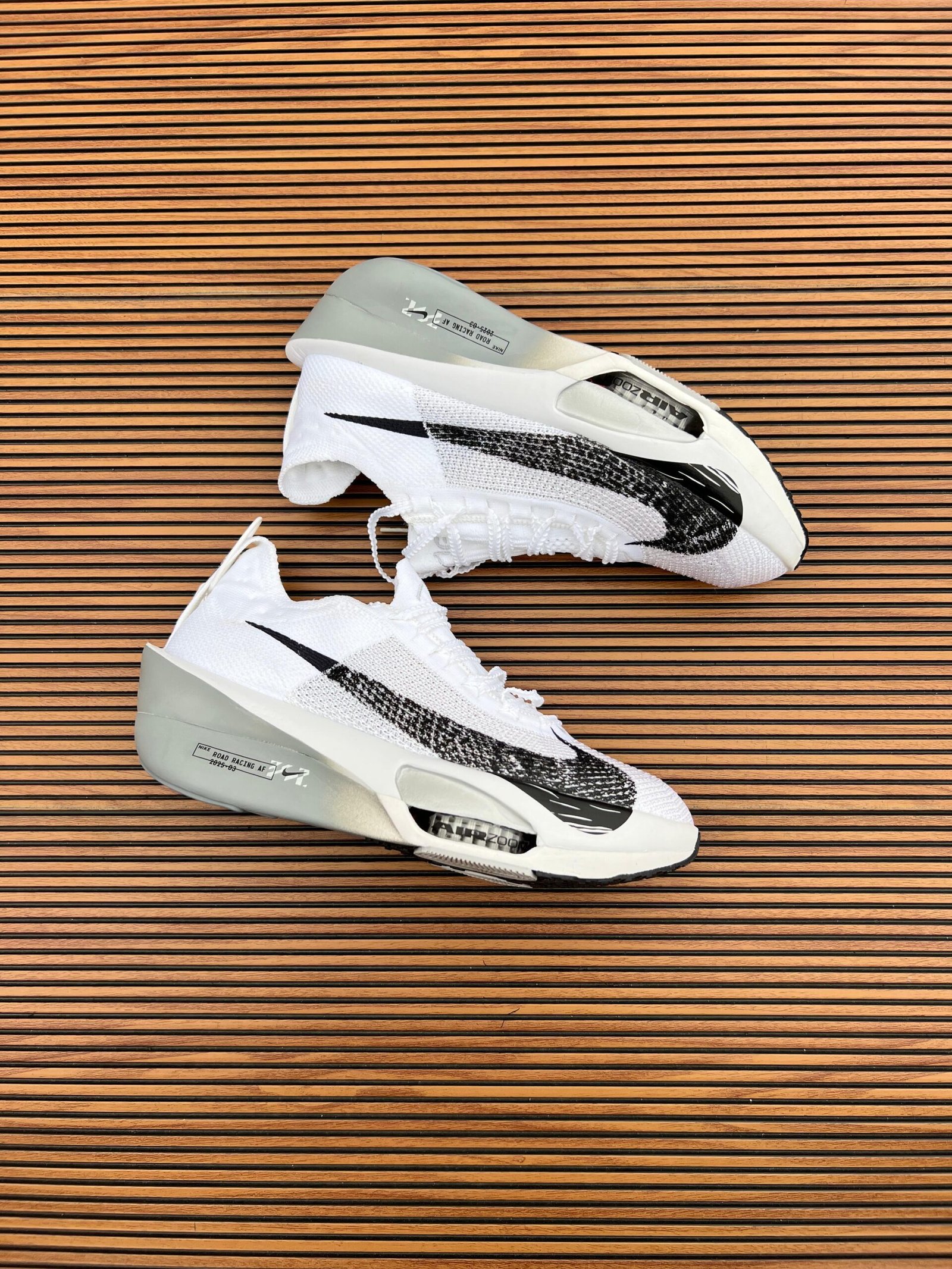 Run Alpha Fly 3 Premium Performance Racing Sneakers 3 Colors (5)