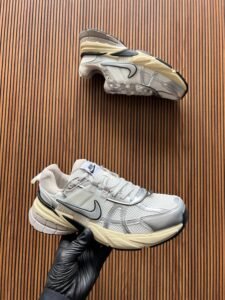 V2K Run Girls Retro Running Shoes (1)