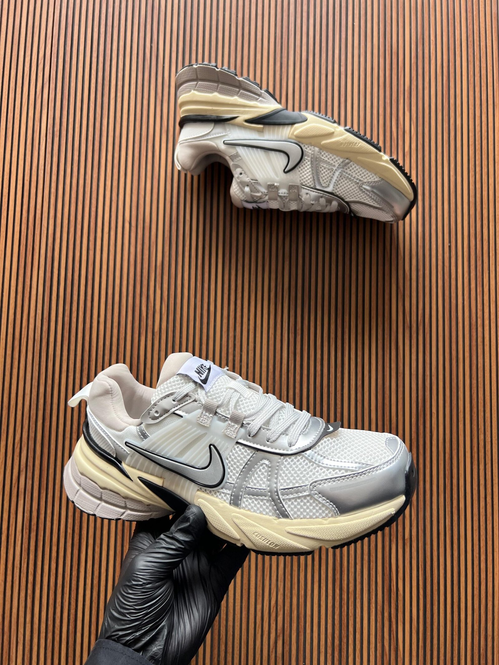 V2K Run Girls Retro Running Shoes (1)