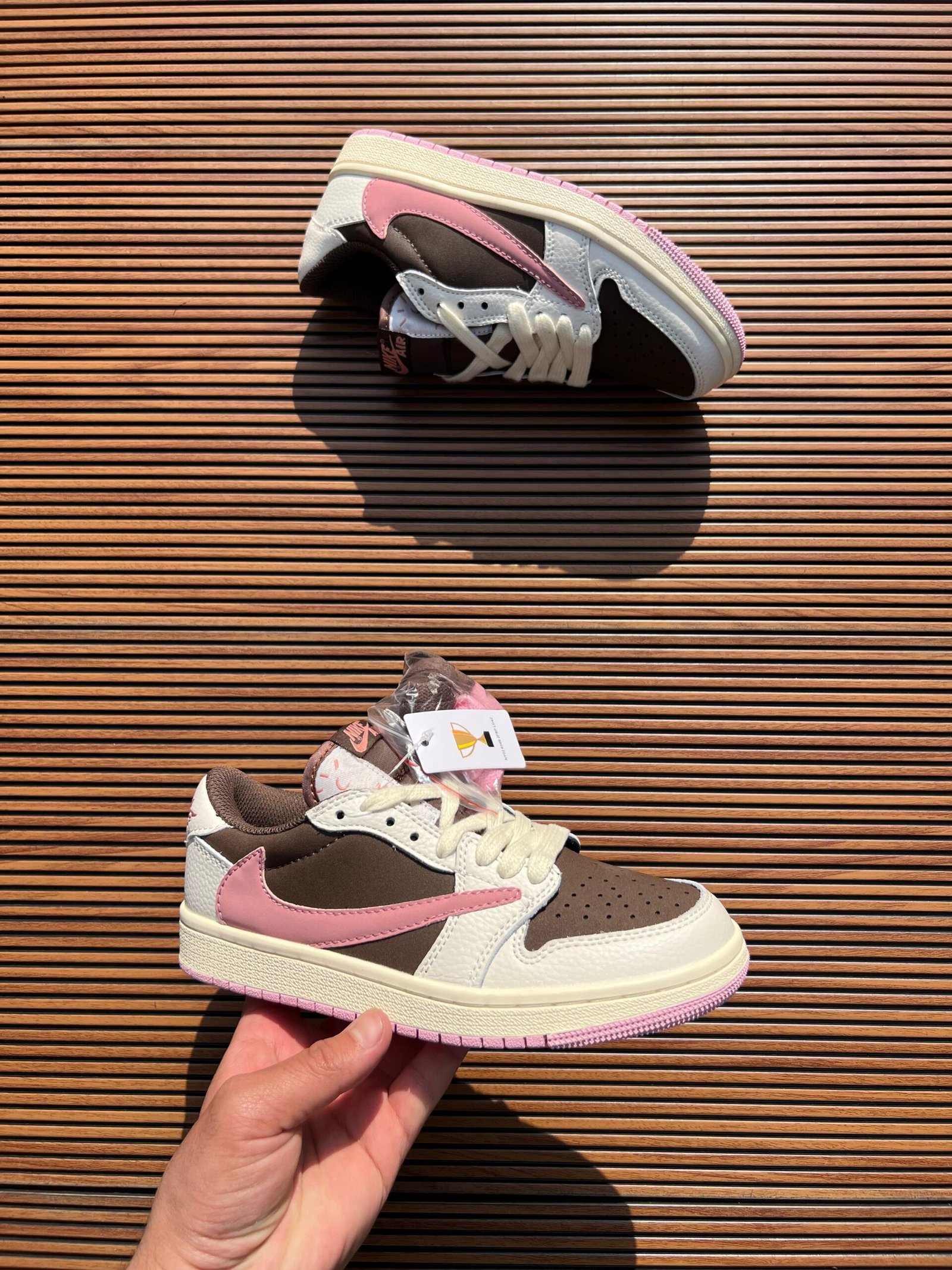 Cut Low Leather Sneakers – Premium Girls Street Style (1)