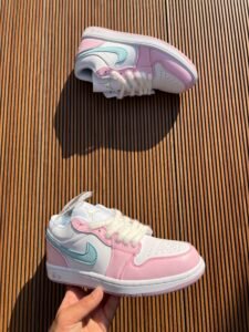 Cut Low Pink Leather Sneakers – Premium Girls Street Style (1)