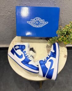Retro 1 Mid Royal Sneakers – Classic Street Essential (2)