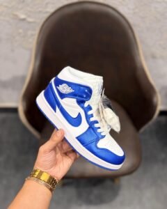 Retro 1 Mid Royal Sneakers – Classic Street Essential (4)